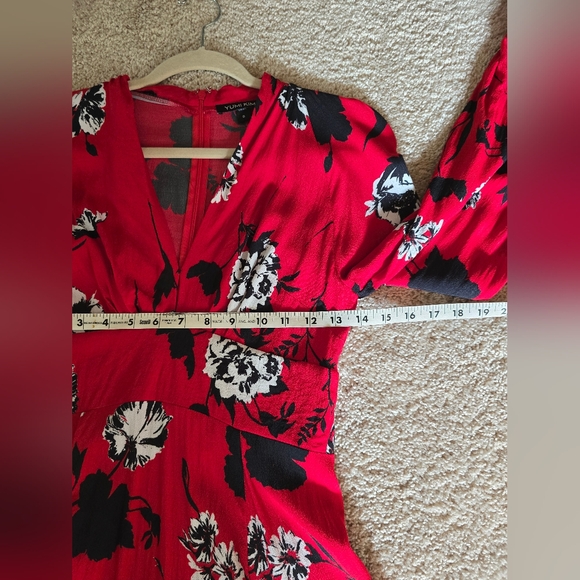 Yumi Kim Size Small Womens Red Black Floral Dress Lomg Sleeves Deep V neck - Picture 6 of 8